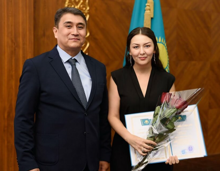 Изображение: Құрмет грамотасымен марапаттау